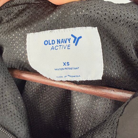 Old Navy Active Cropped Rain Jacket XS Black Hooded - Picture 3 of 5